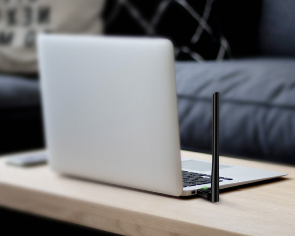 https://www.desk.rs/images/products/big/615143.jpg