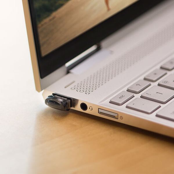 https://www.desk.rs/images/products/big/616017.png